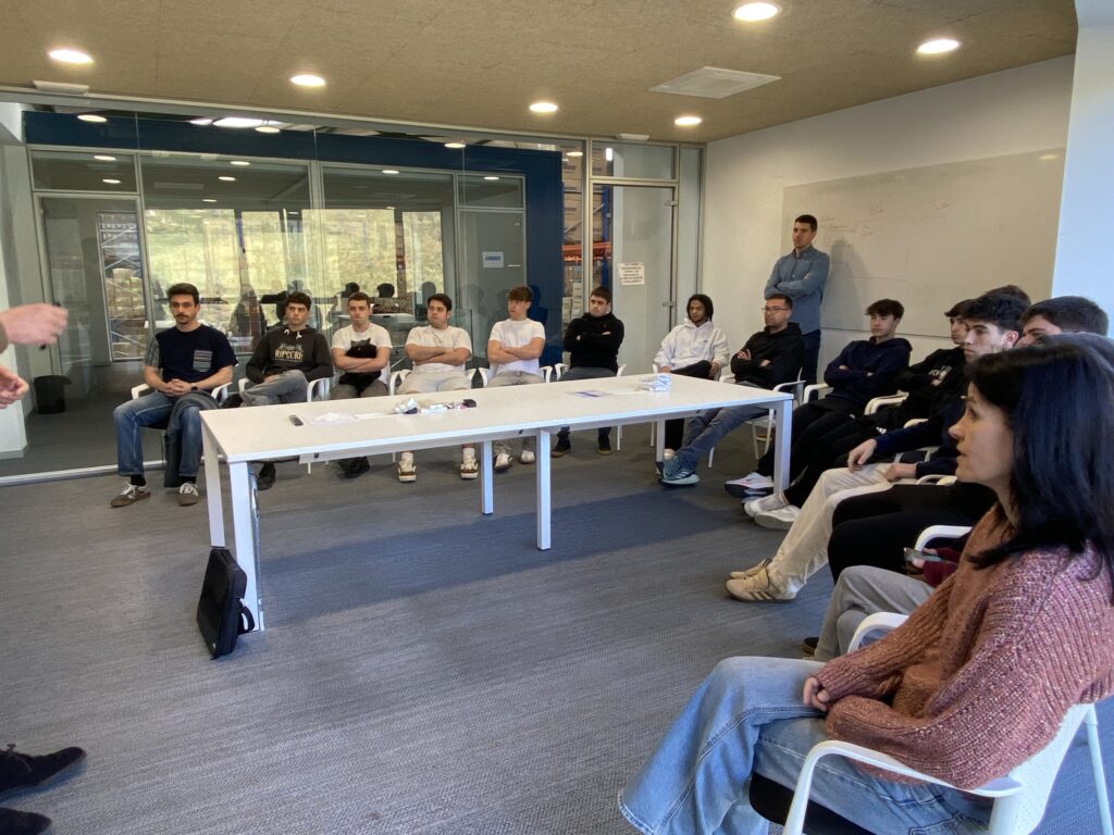 Jornada de “Empresa Familiar en las Aulas” junto a Reiner Group 3 Empresa familiar en las aulas reiner 3