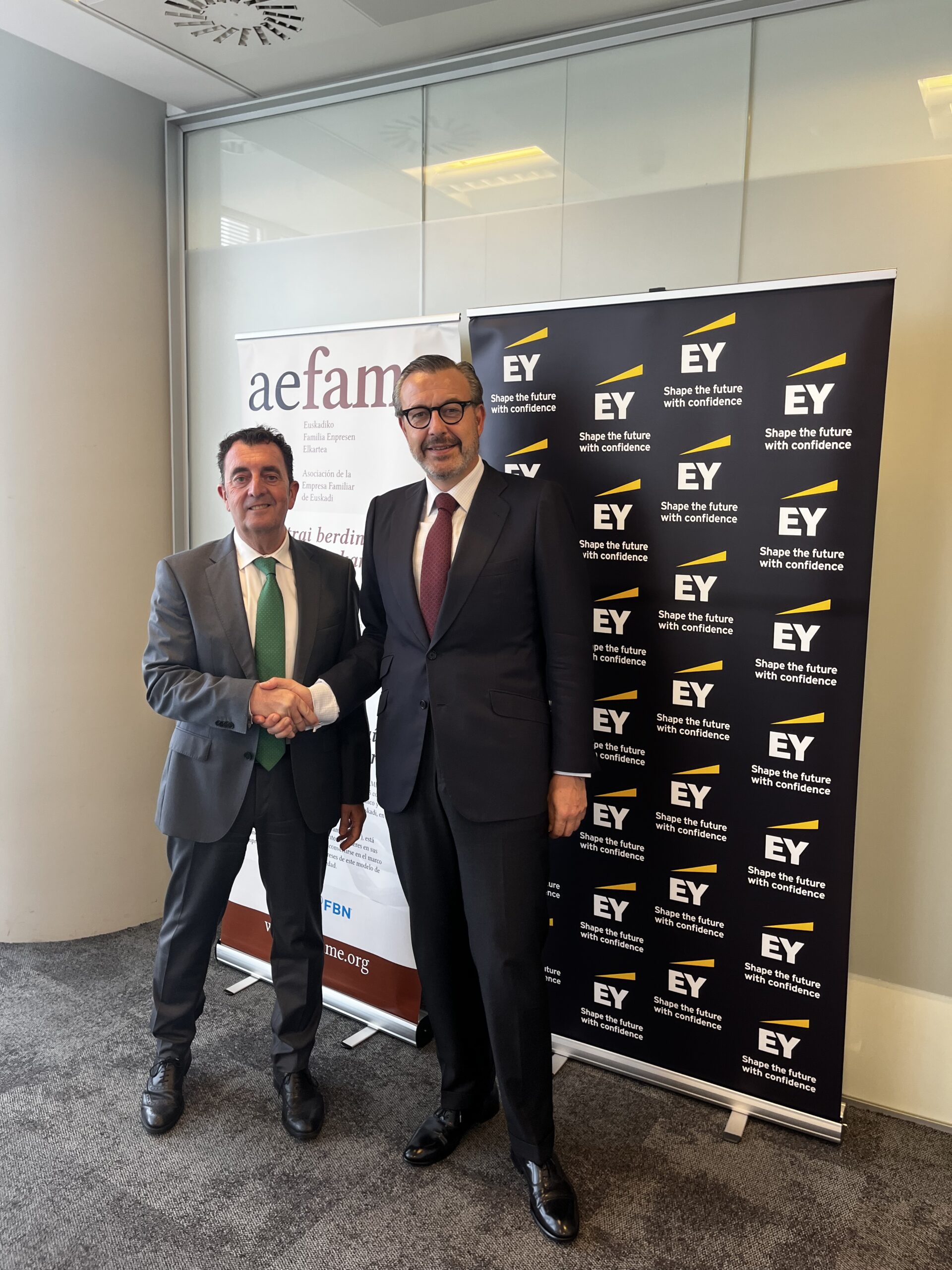 Renovacion acuerdo patrocinio Aefame EY scaled